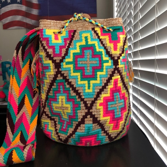 Authentic Wayuu bag/ Neon crosses/ Handmade women's bag/ Size L. - Picture 5 of 9